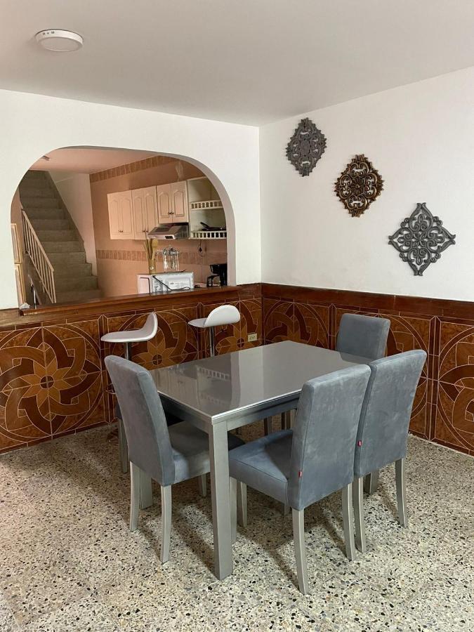 Casa Al Frente Del Pueblito Paisa Apartment Medellin Ngoại thất bức ảnh