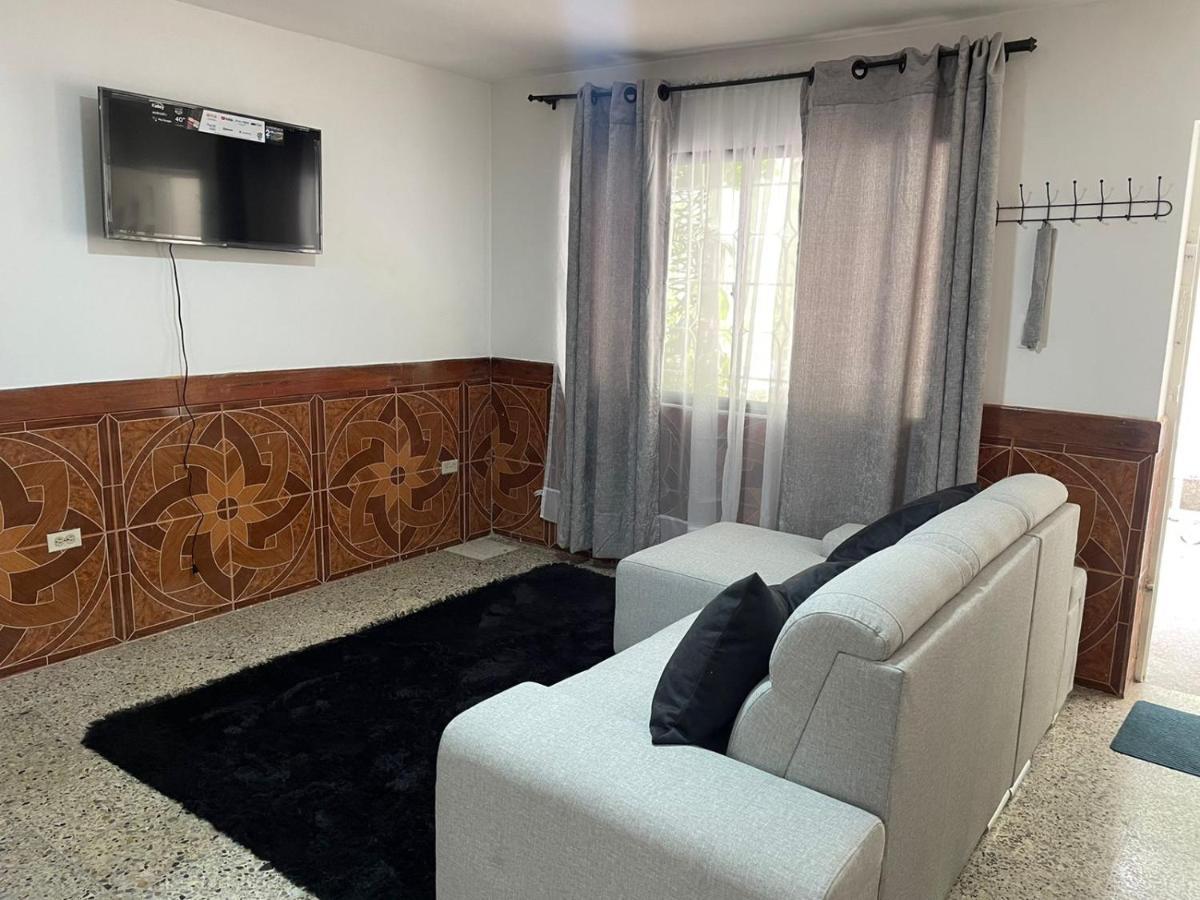 Casa Al Frente Del Pueblito Paisa Apartment Medellin Ngoại thất bức ảnh